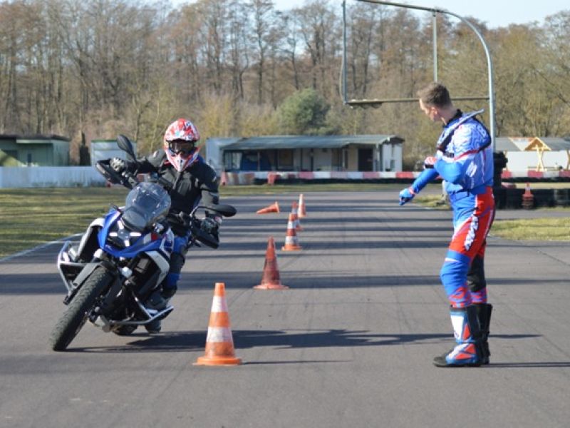 Motorradtraining Onroad – Fahrtechnik & Dynamiktraining mit Bernd Hiemer