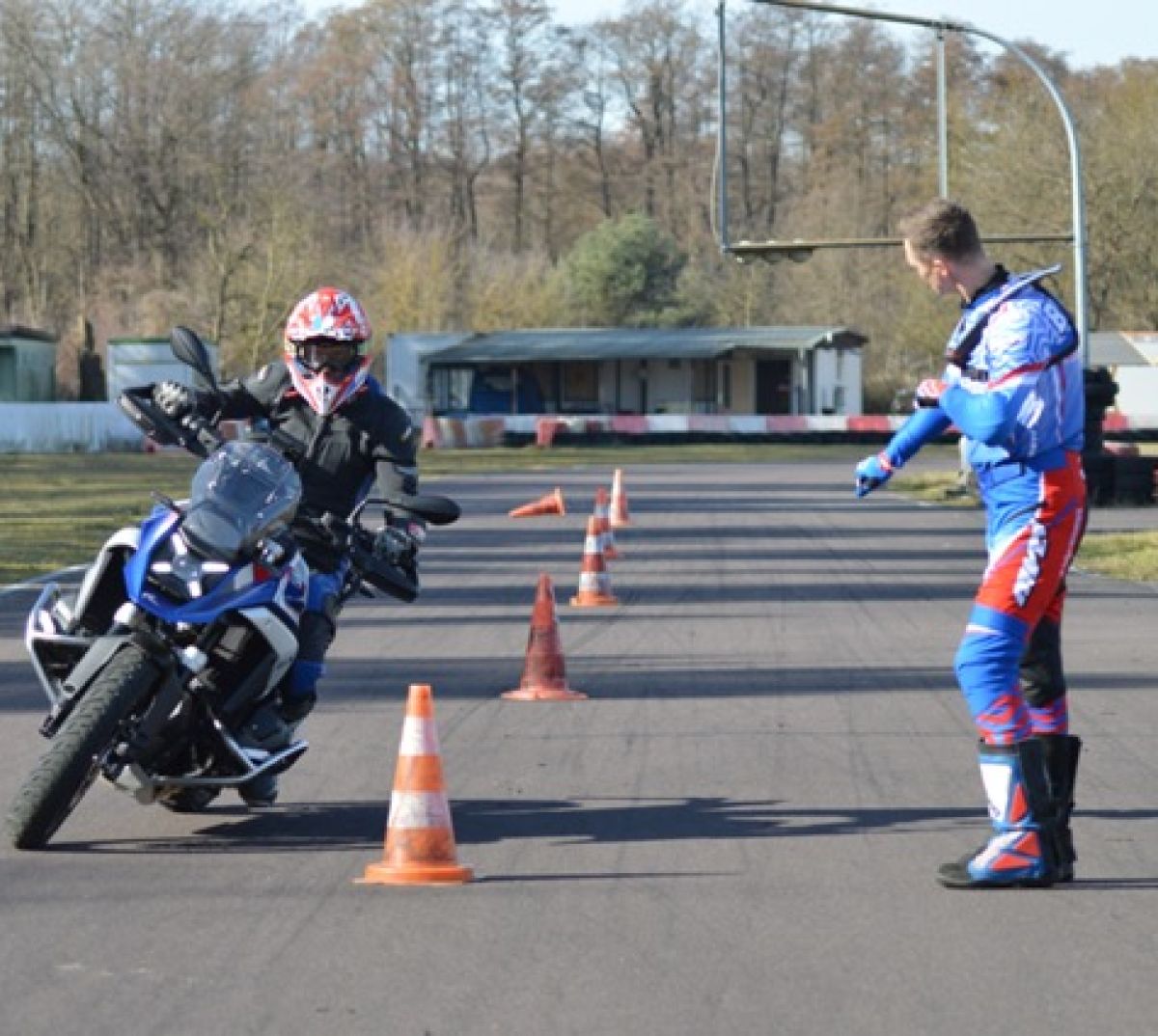 Motorradtraining Onroad – Fahrtechnik & Dynamiktraining mit Bernd Hiemer