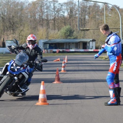 Motorradtraining Onroad – Fahrtechnik & Dynamiktraining mit Bernd Hiemer
