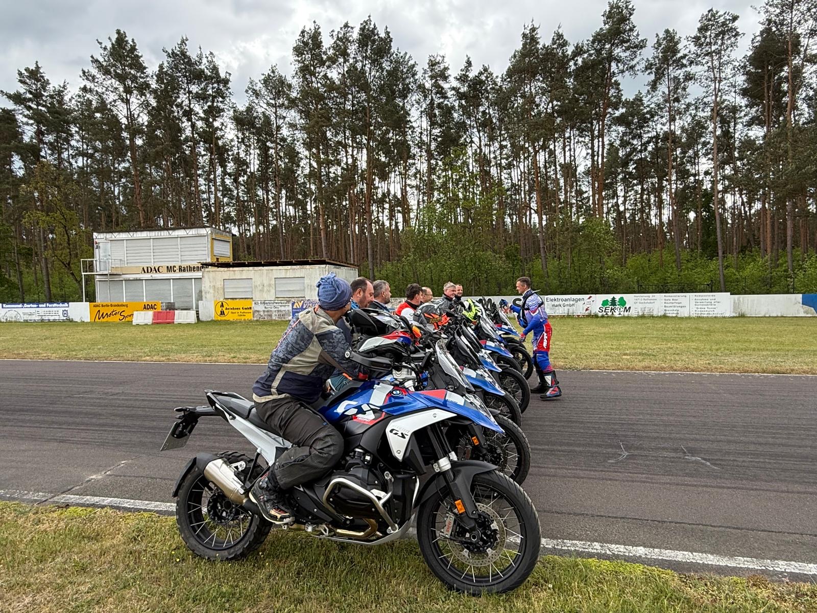 1-Tages-Onroad Dynamic Training | Rathenow | auf der Kartbahn – Bild 4